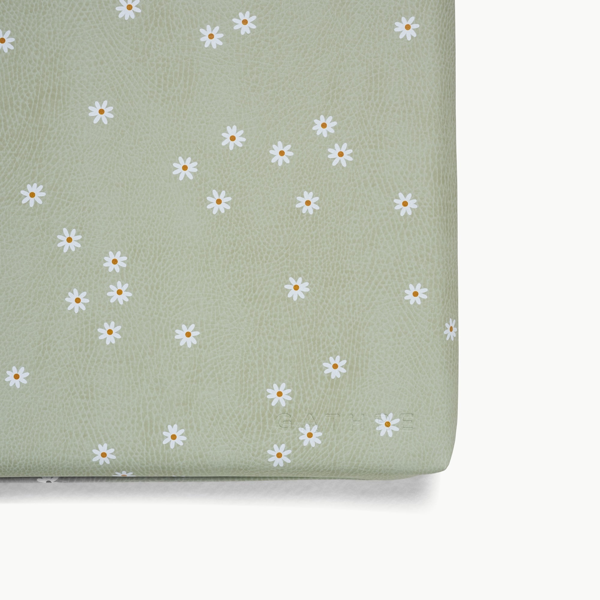 Flora (on sale)/ Square@deboss detail on padded mat