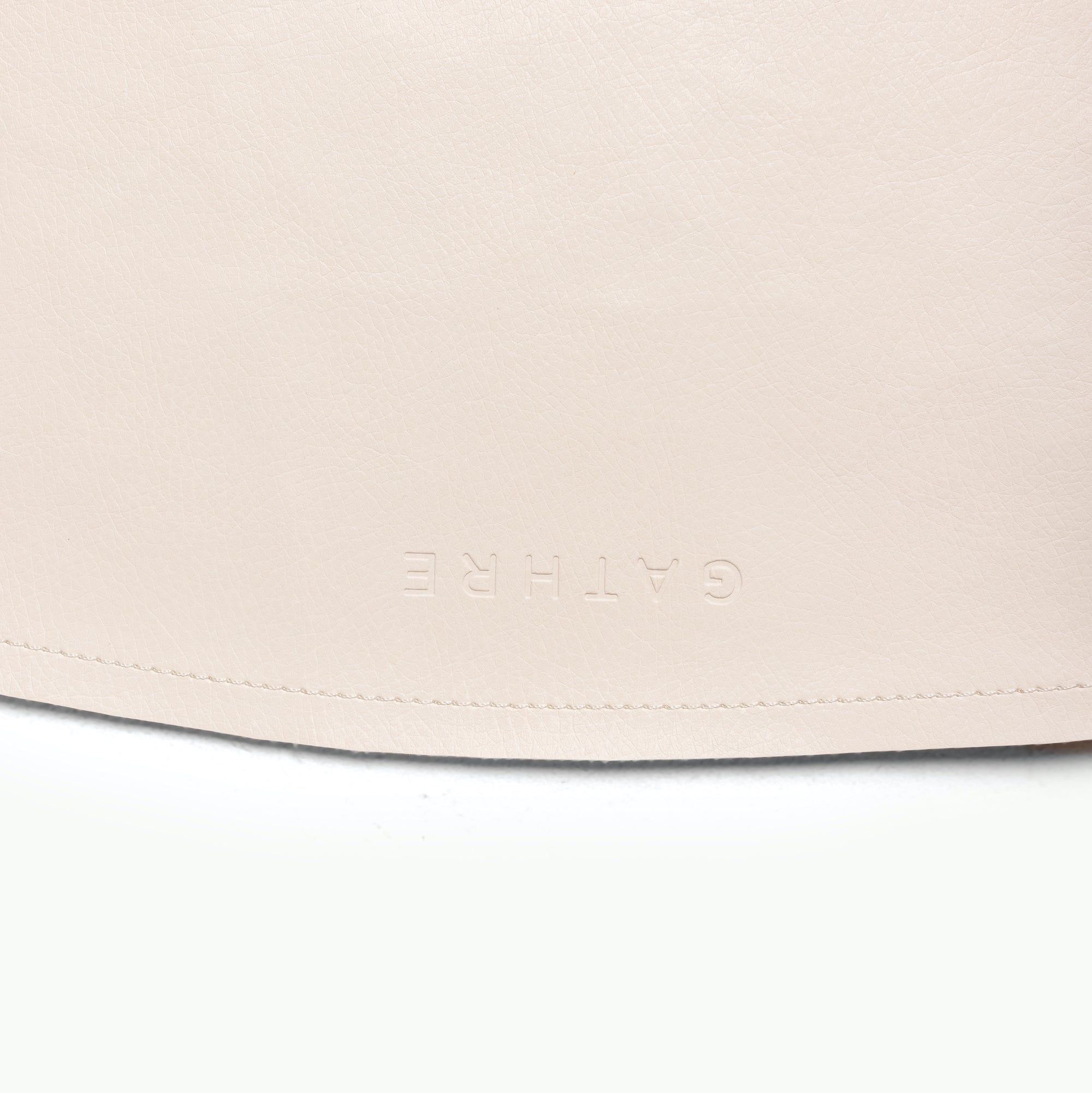 Camel • Ivory / Circle@mat deboss