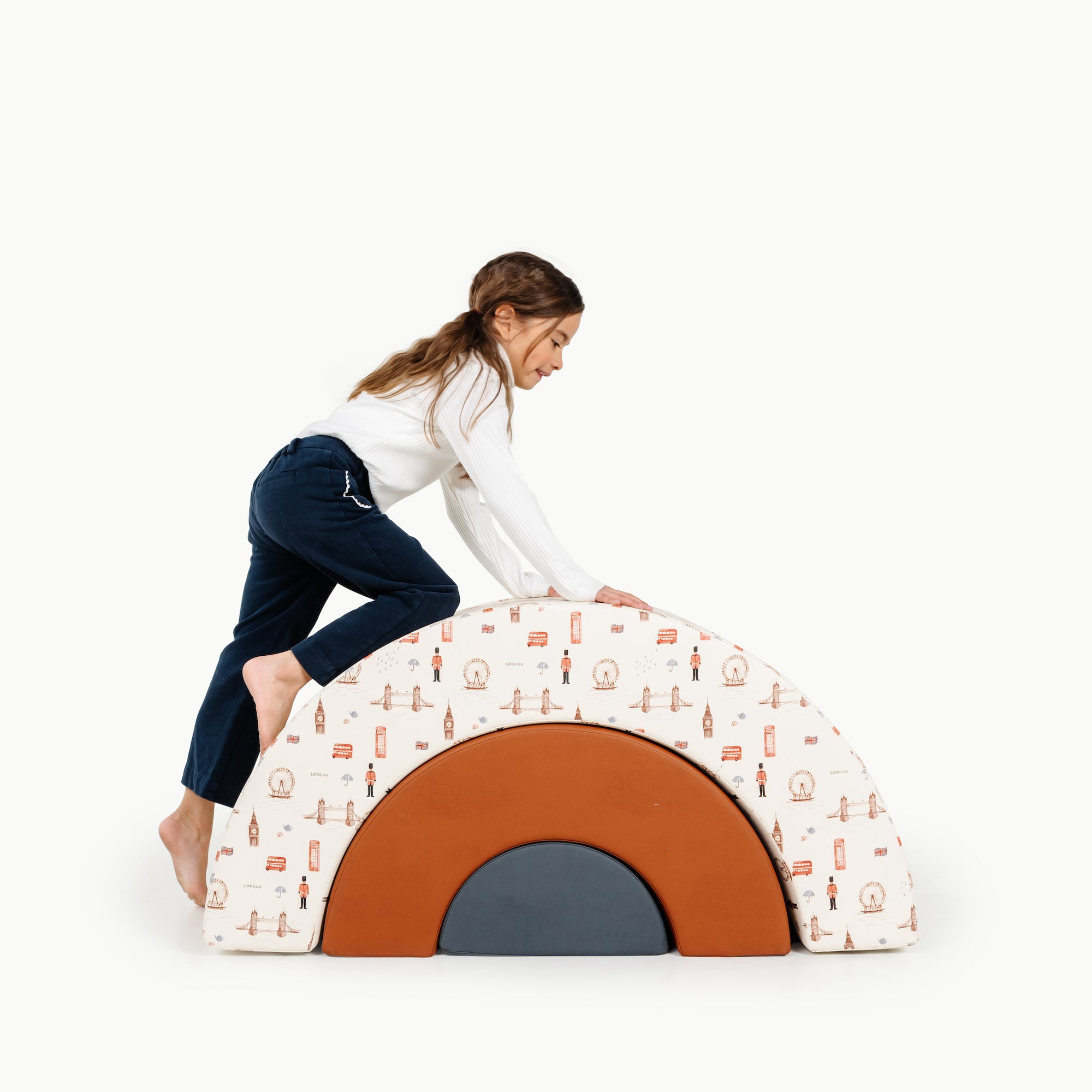 London • Rust • Nightfall (on sale)@kid playing on the london arc playset