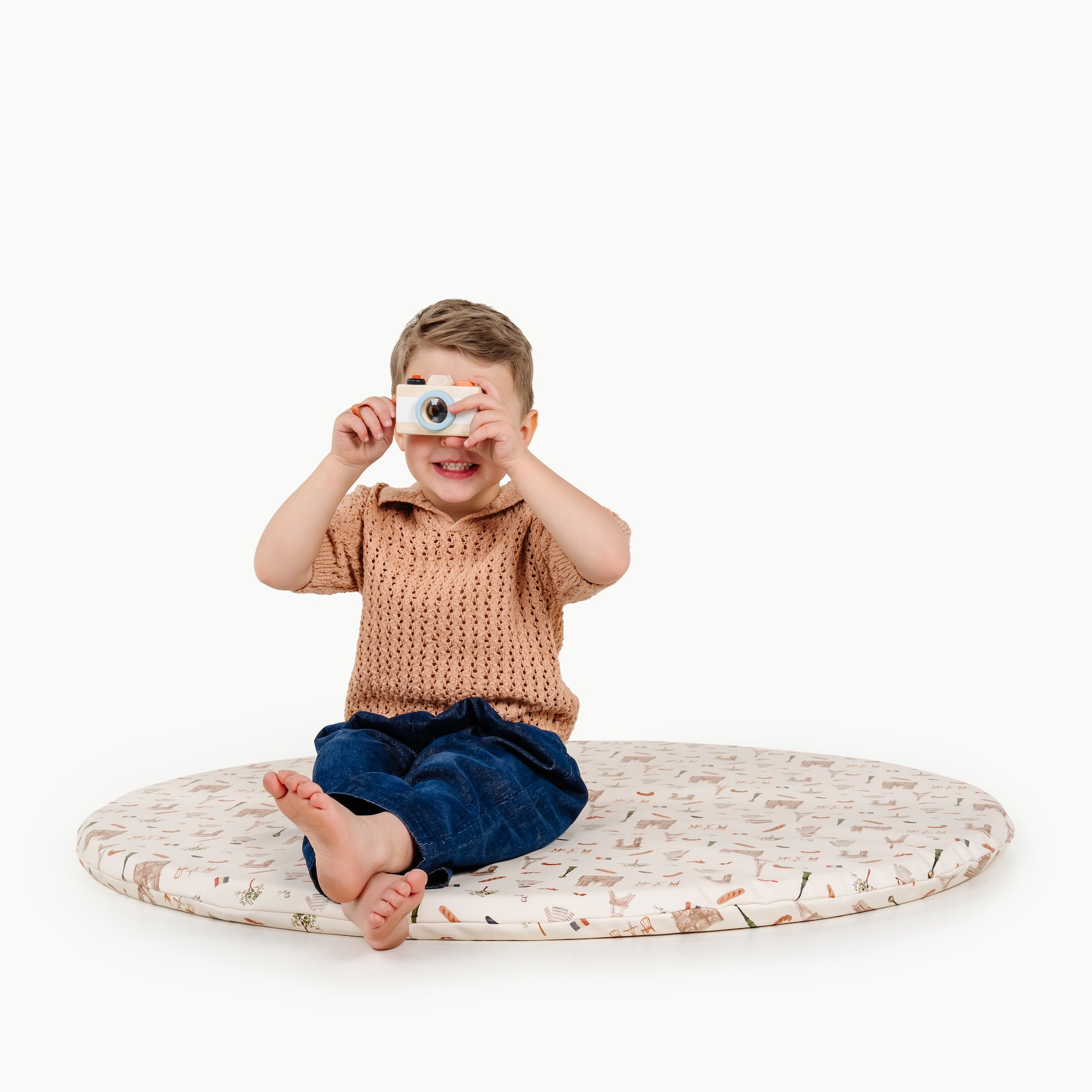 Paris (on sale) / Circle@kid playing on the paris padded mini circle mat