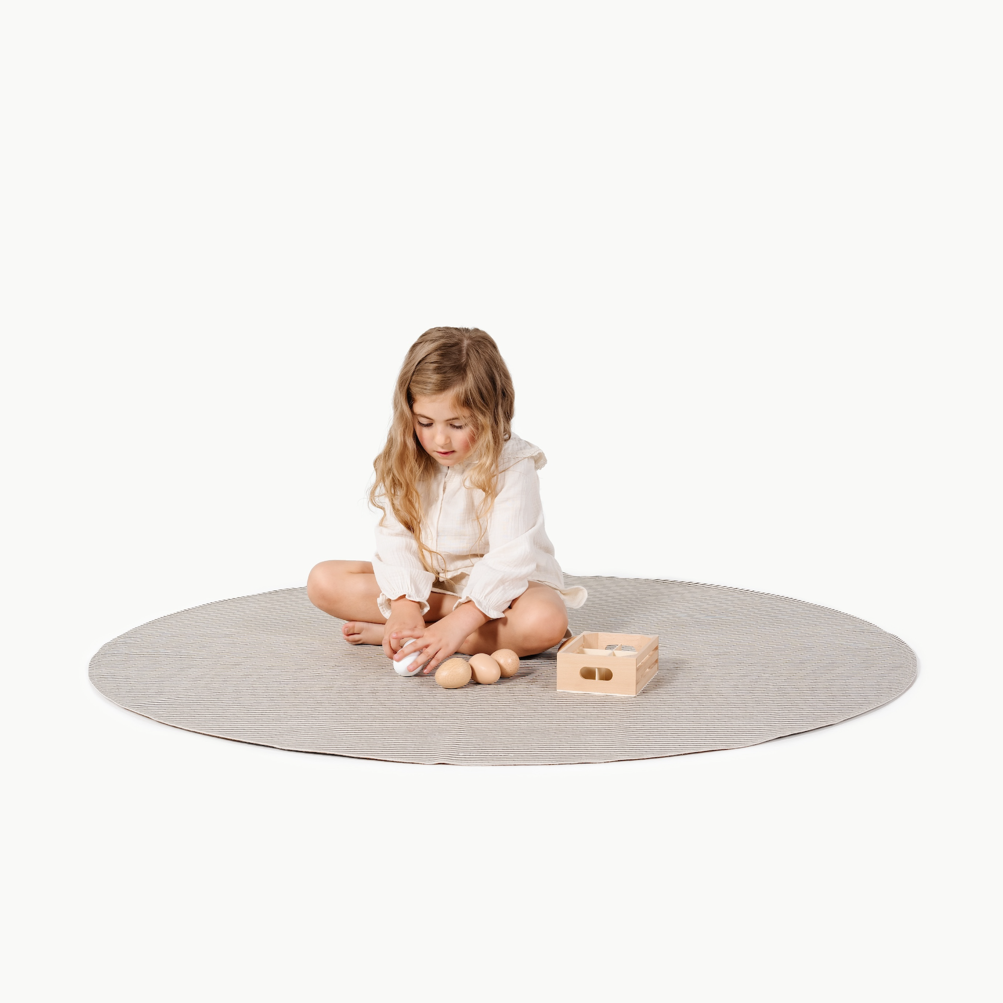 Stone Stripe (on sale) / Circle@little girl playing on mat