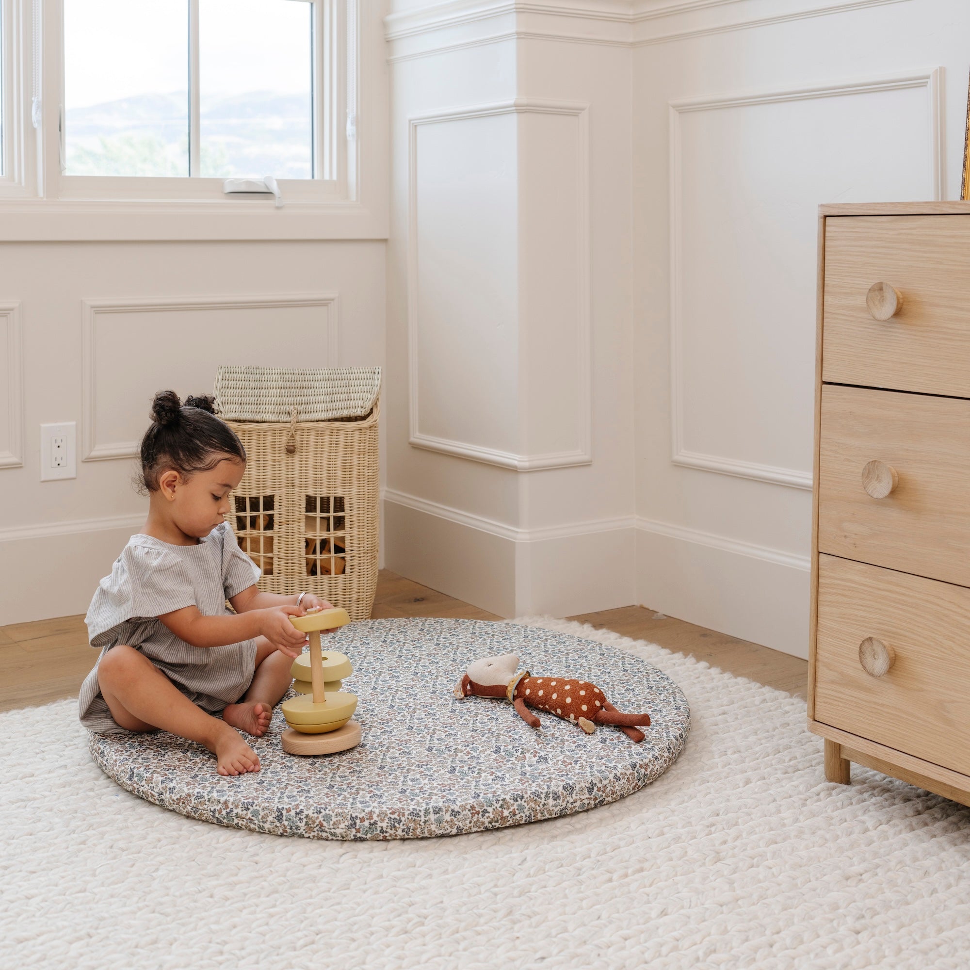 Joanna Bloom (on sale) / Circle@lifestyle image of little girl playing