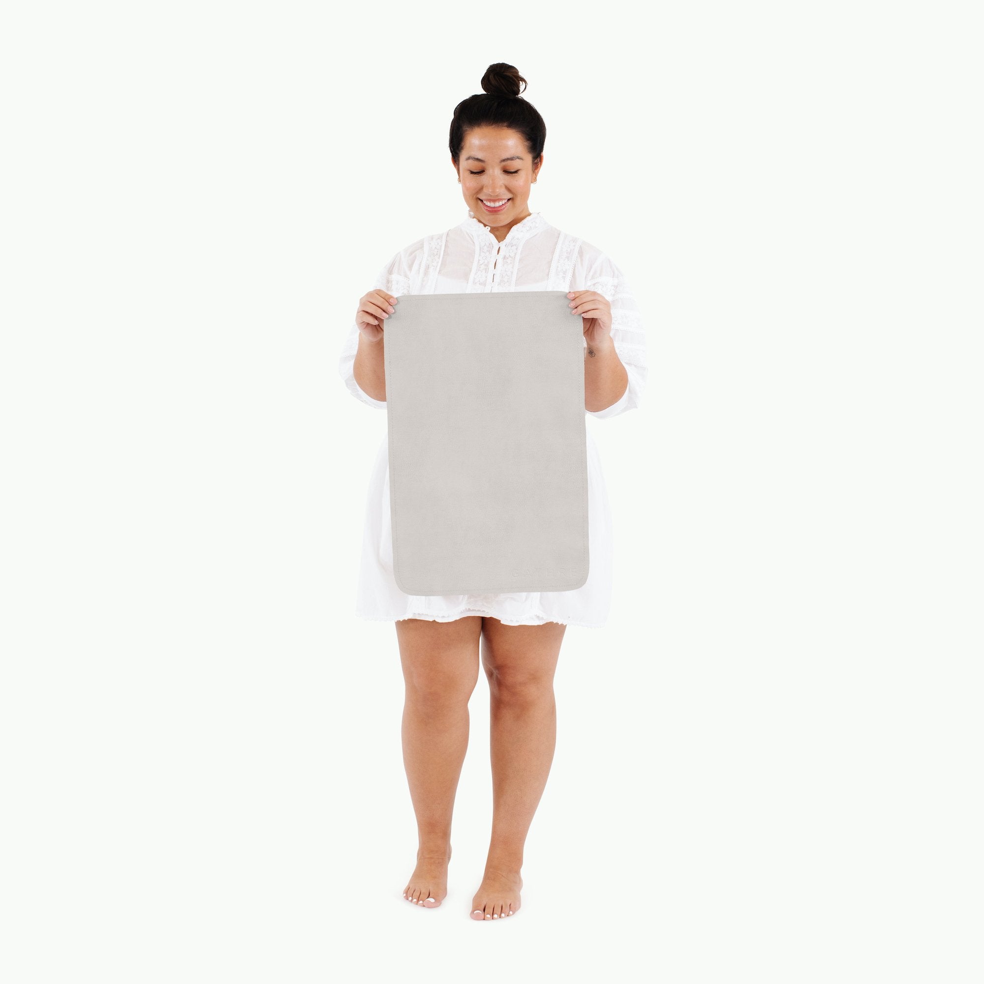 Gull (on sale)@Woman holding the Gull Micro Mat