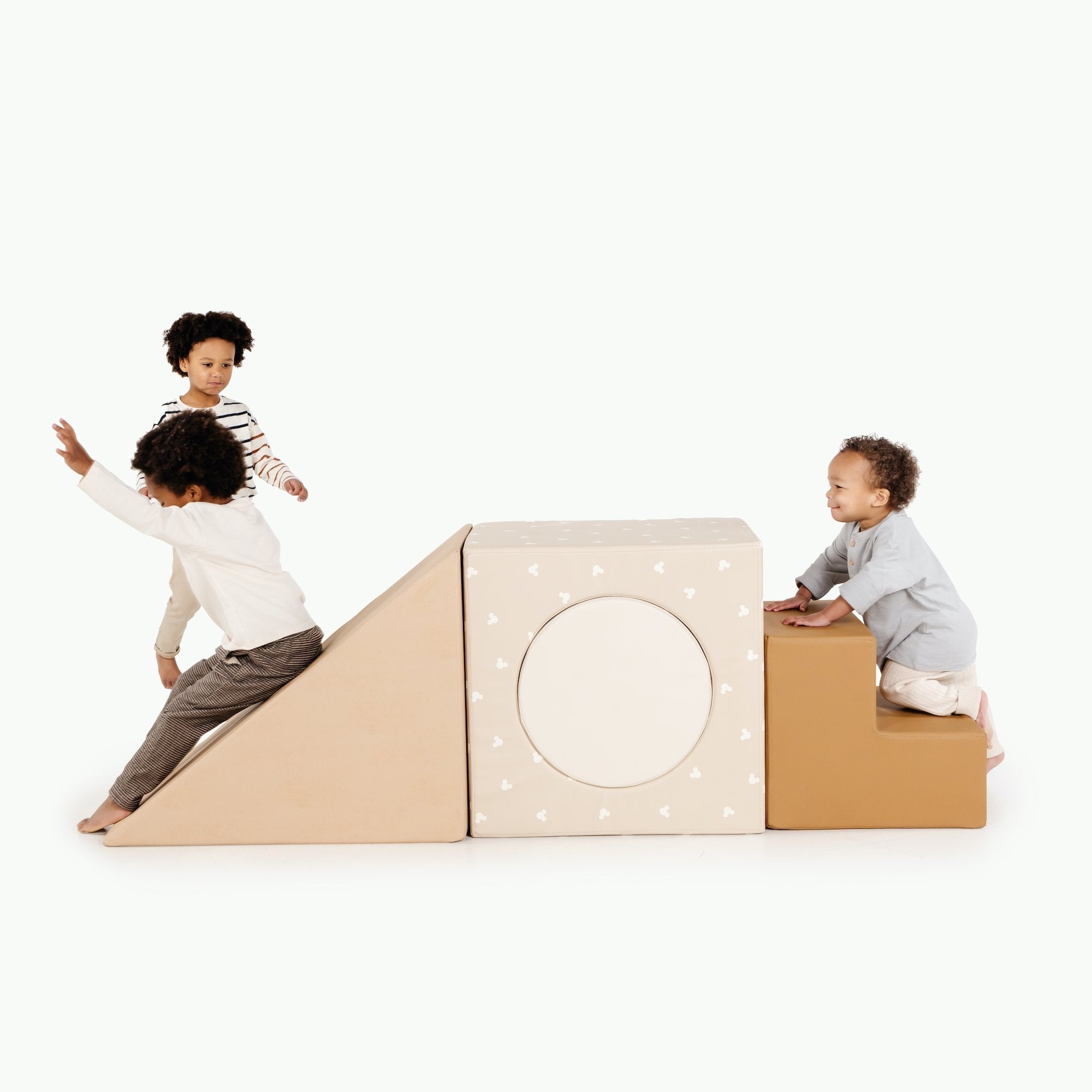 Mickey Mouse (on sale)@Kids playing on the Mickey Mouse Block Playset