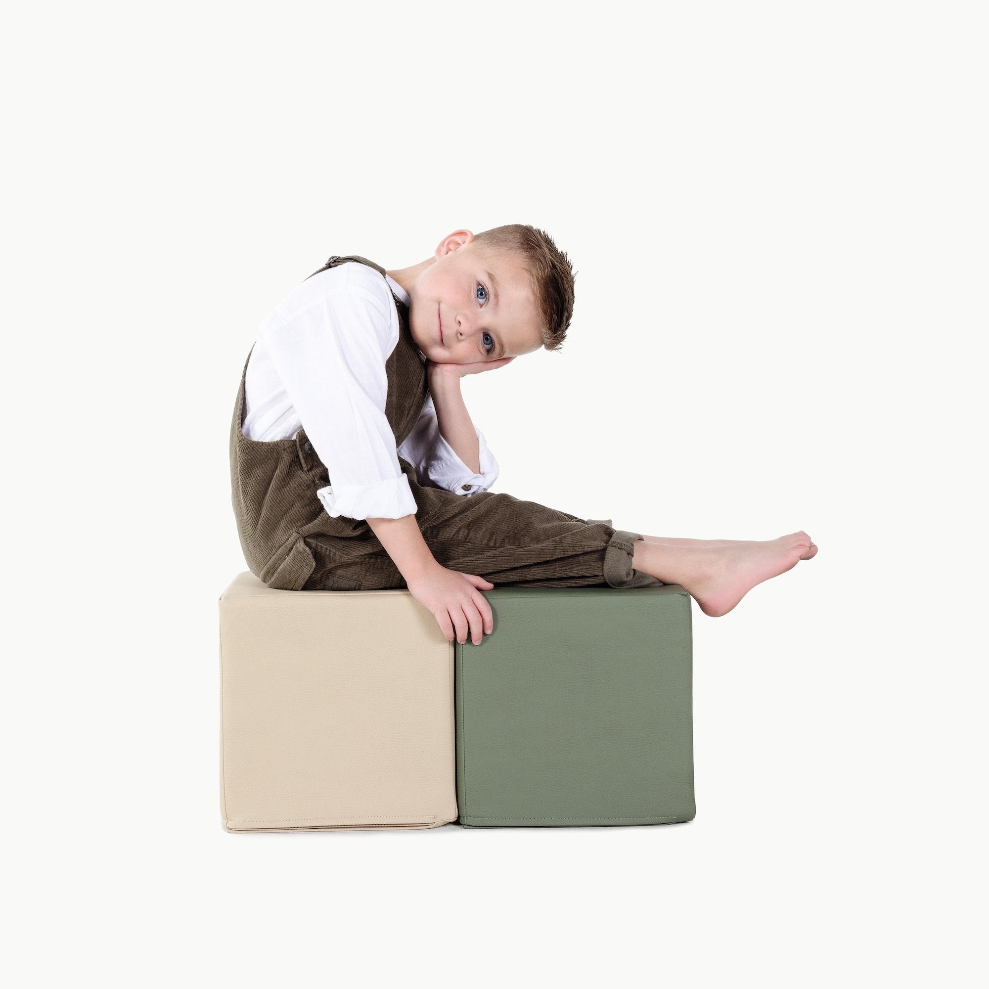 Thyme • Millet (on sale)@Kid sitting on Thyme Cubes