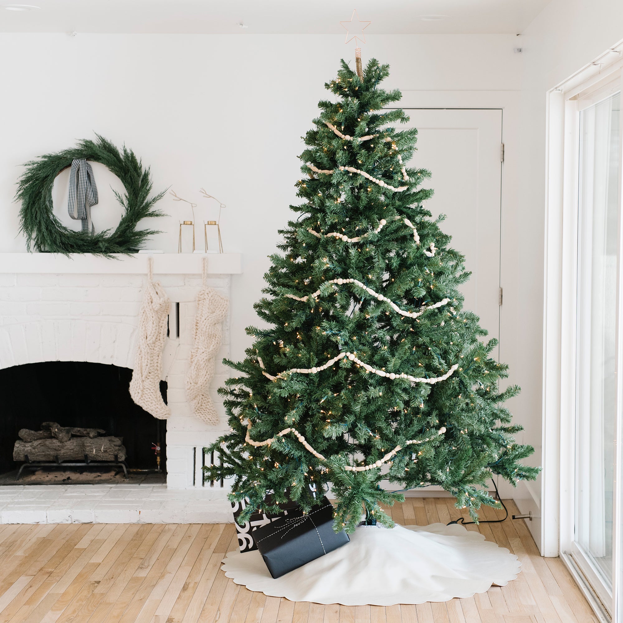 Ivory Scallop (on sale)@Ivory Scallop Tree Skirt under tree