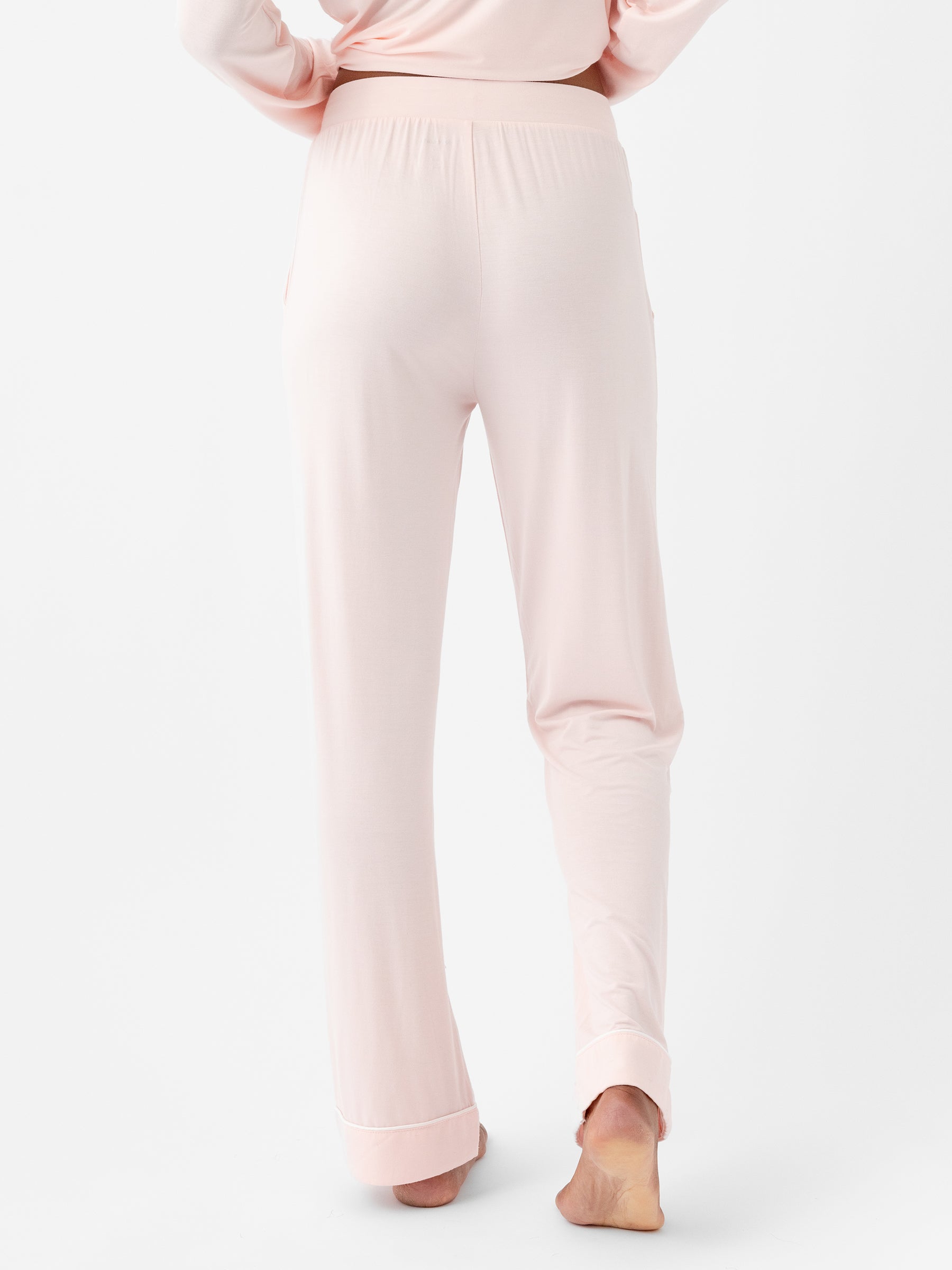 Blossom@woman wearing blossom cozy earth pajamas