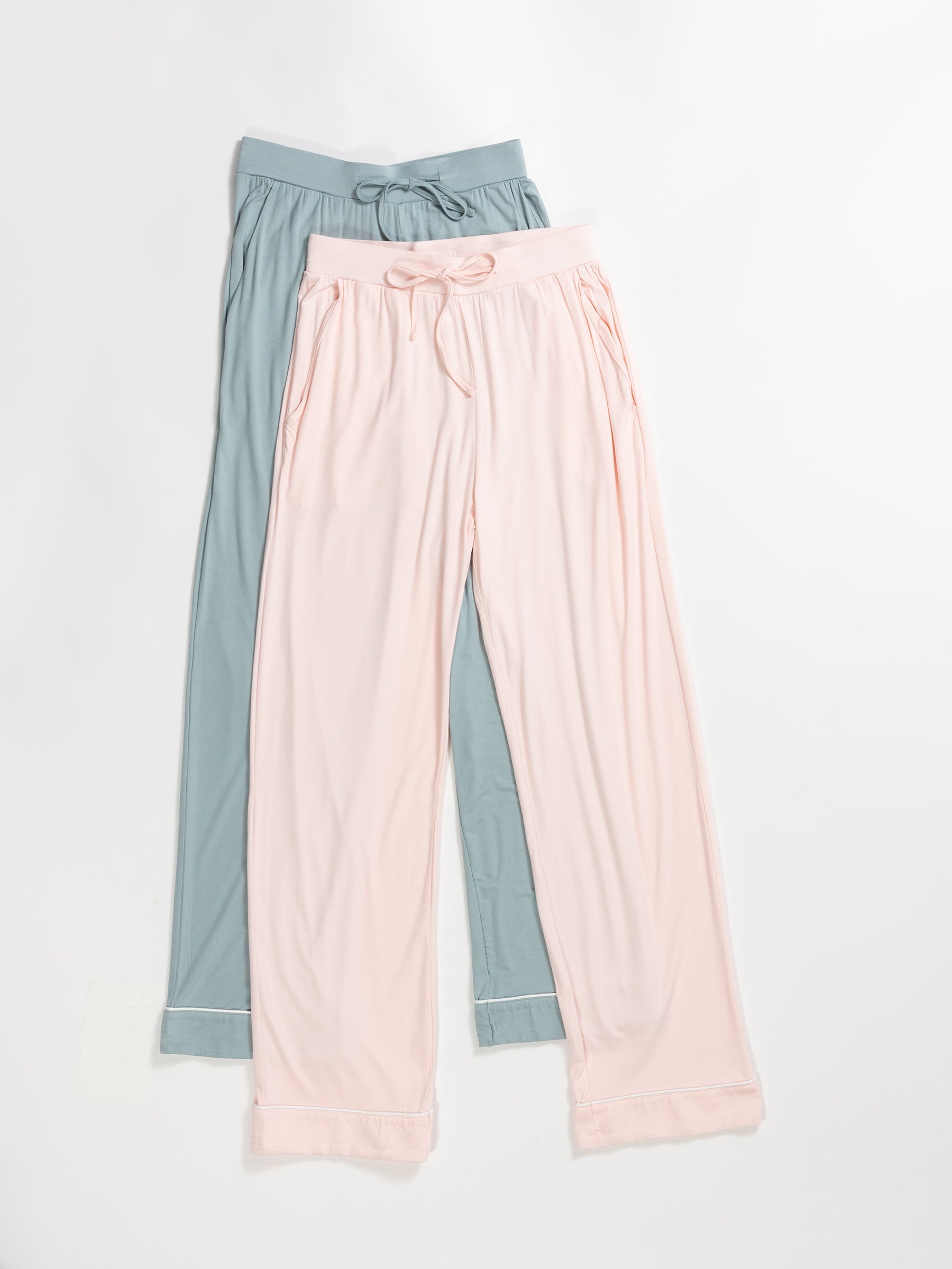 Blossom@woman wearing blossom cozy earth pajamas