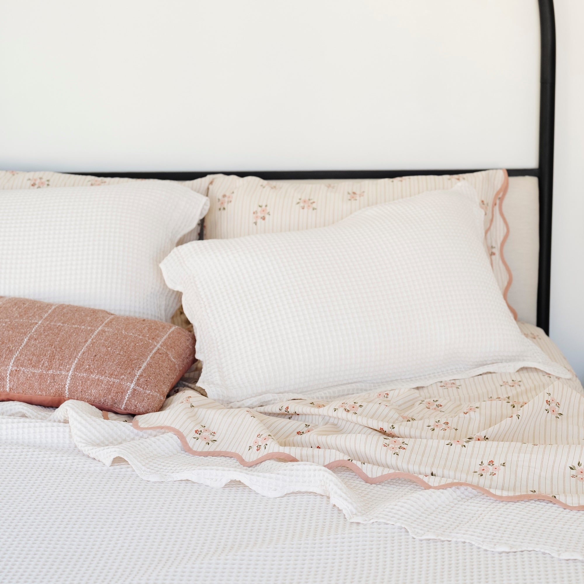 Briar Floral@Children’s bedding sheet set styled in kids bedroom