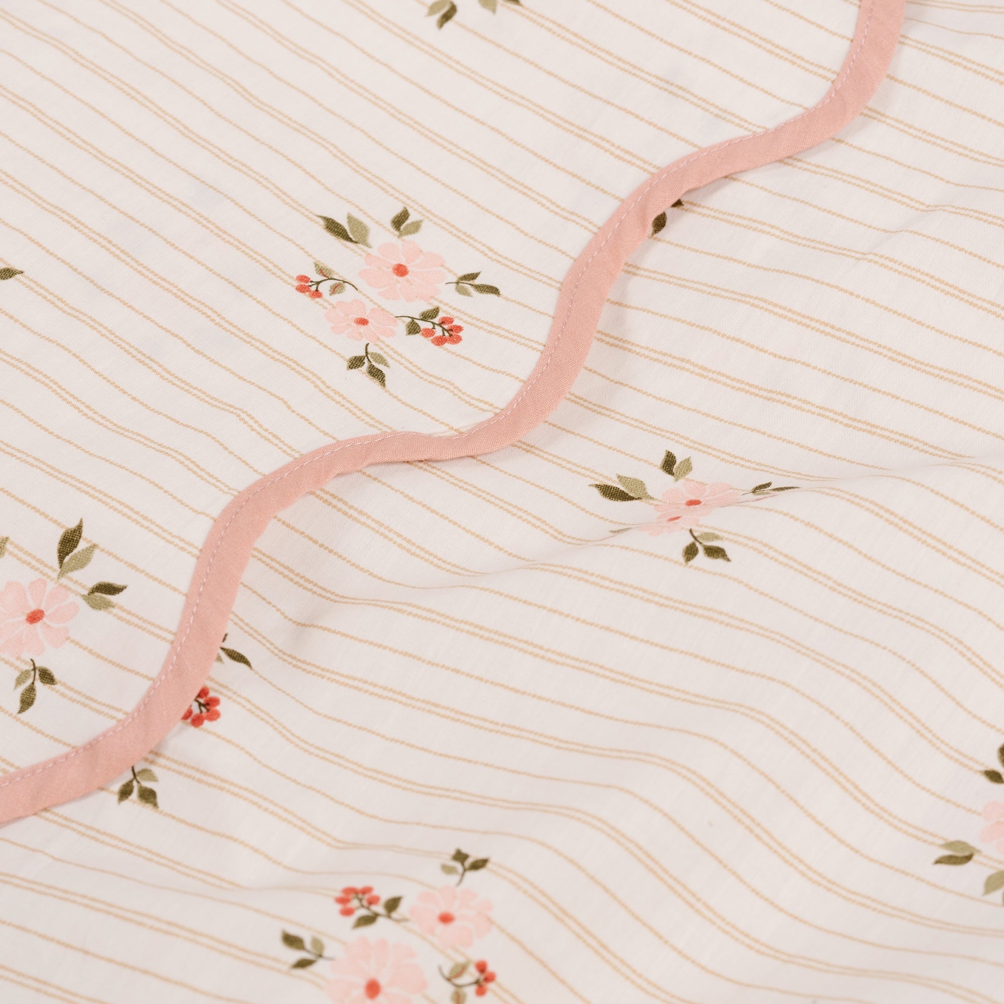Briar Floral@Kids cotton sheet set with playful illustrations