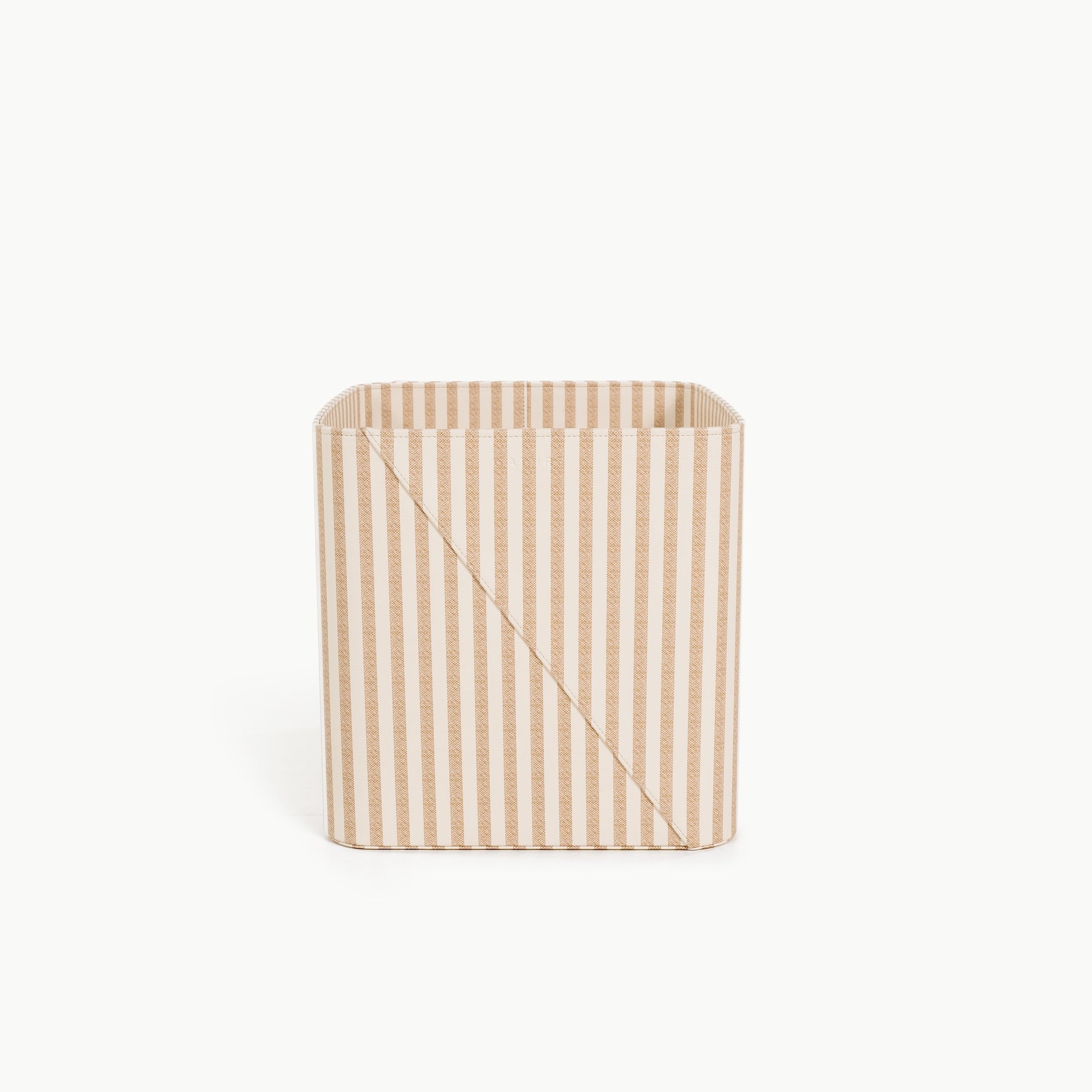 Cafe Stripe (on sale)@side detail of storage bin