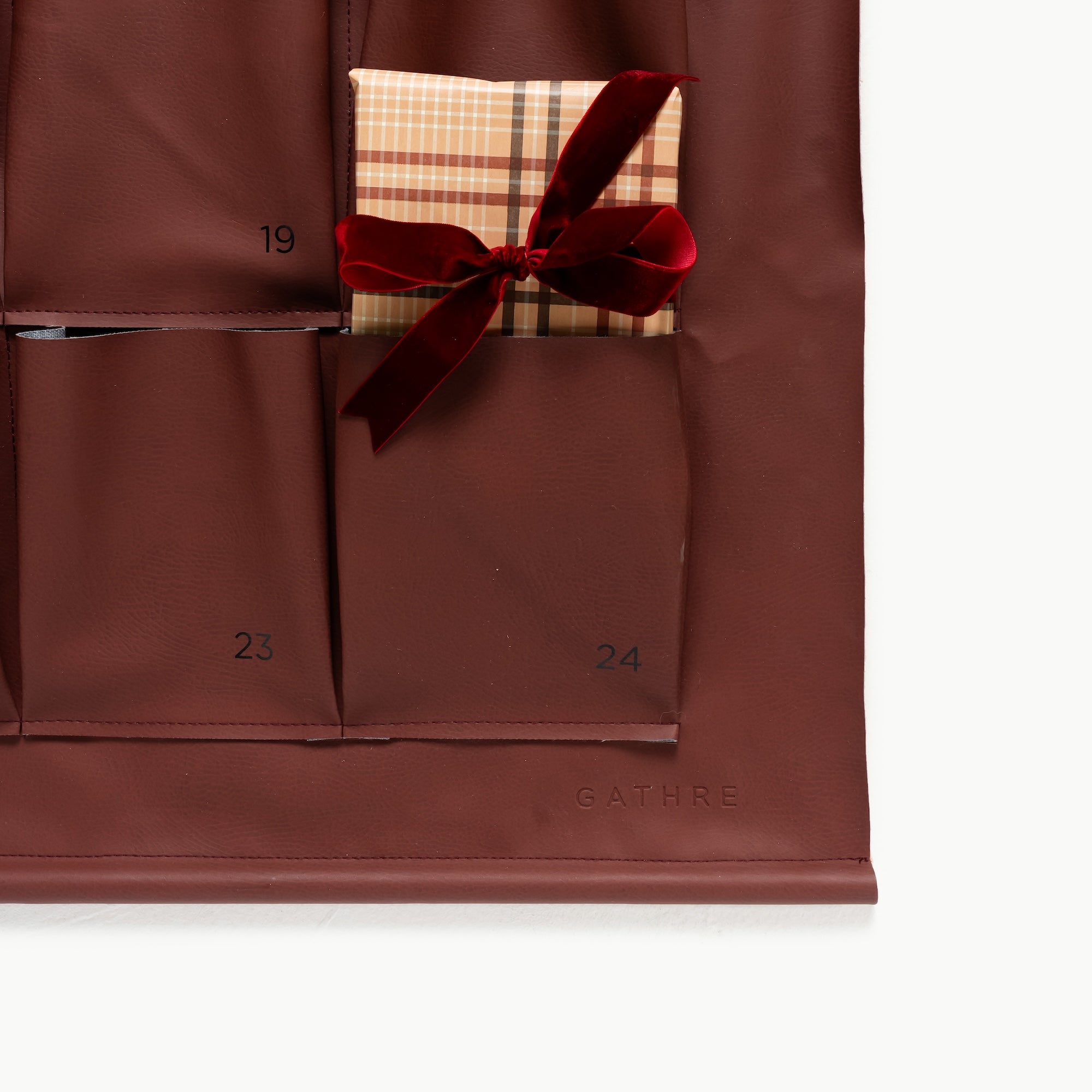 Bordeaux (on sale)@deboss and bottom detail image