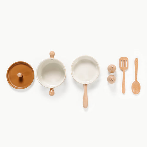 Camel@play cooking set all lined up