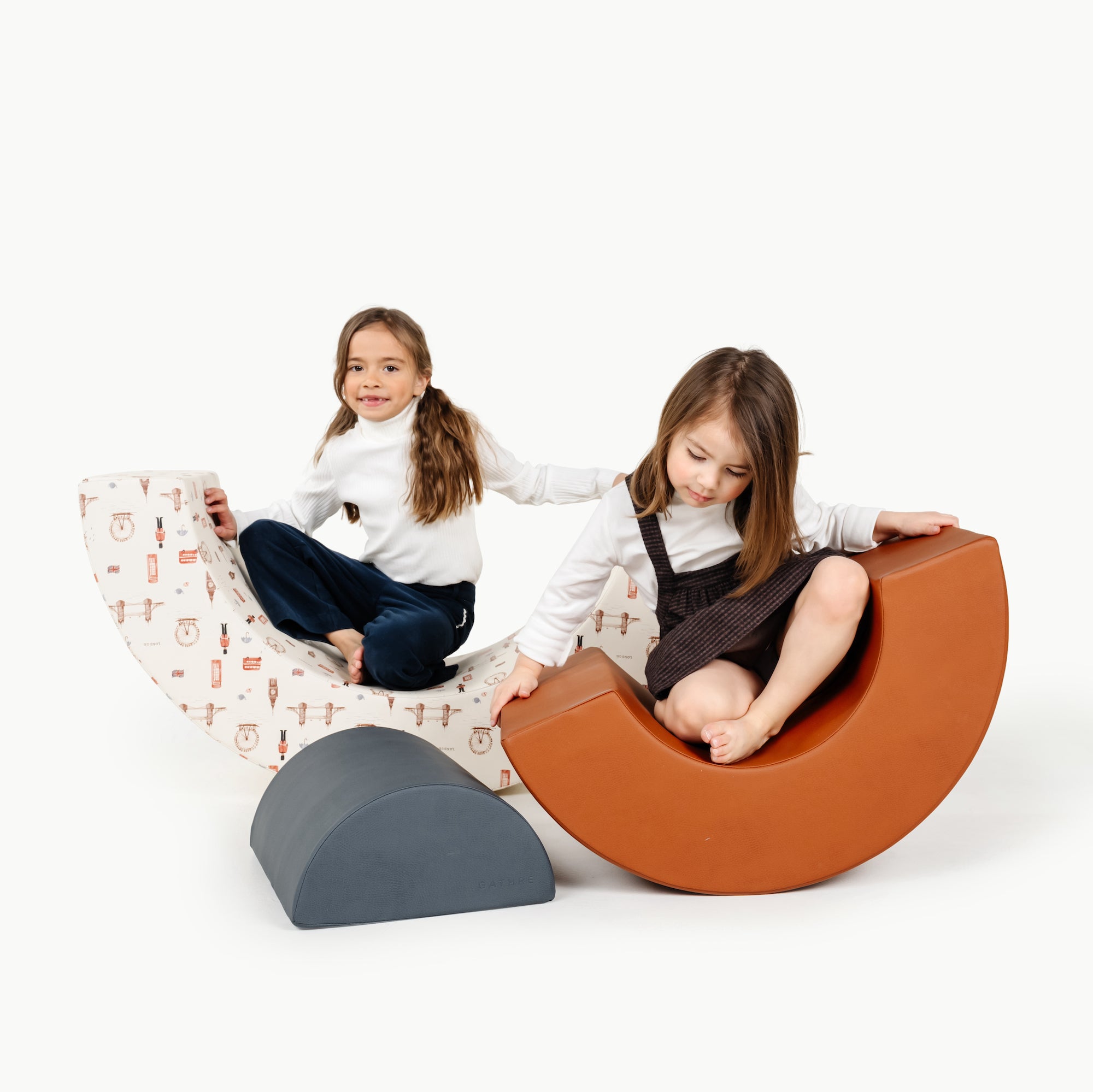 London • Rust • Nightfall (on sale)@kids playing on the london arc playset