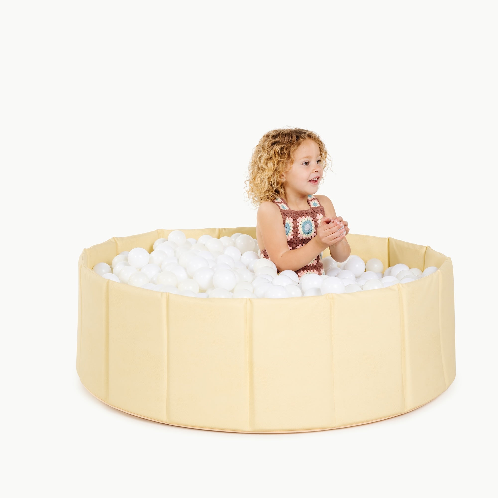 Mellow (on sale)@Stylish indoor ball pit for babies, toddlers, and young kids