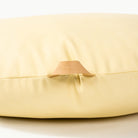 Mellow (on sale) / Circle@handle detail on cushion