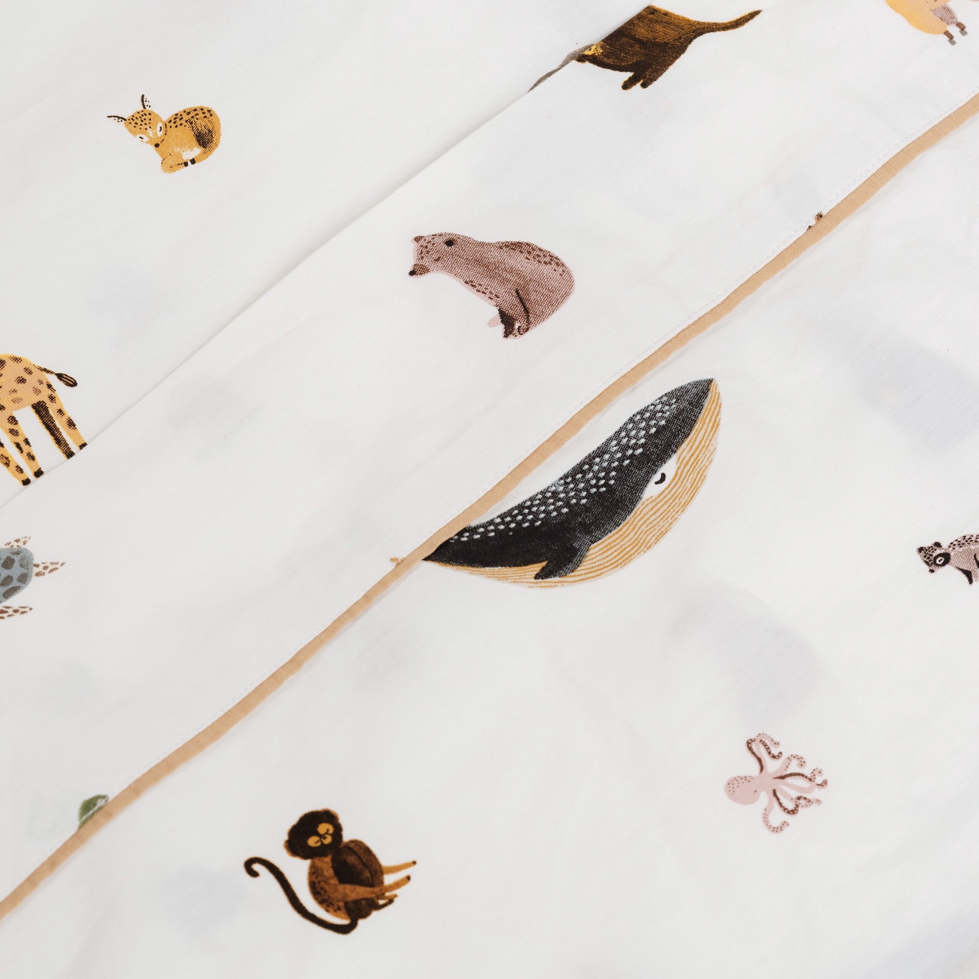 Menagerie@Kids cotton sheet set with playful illustrations
