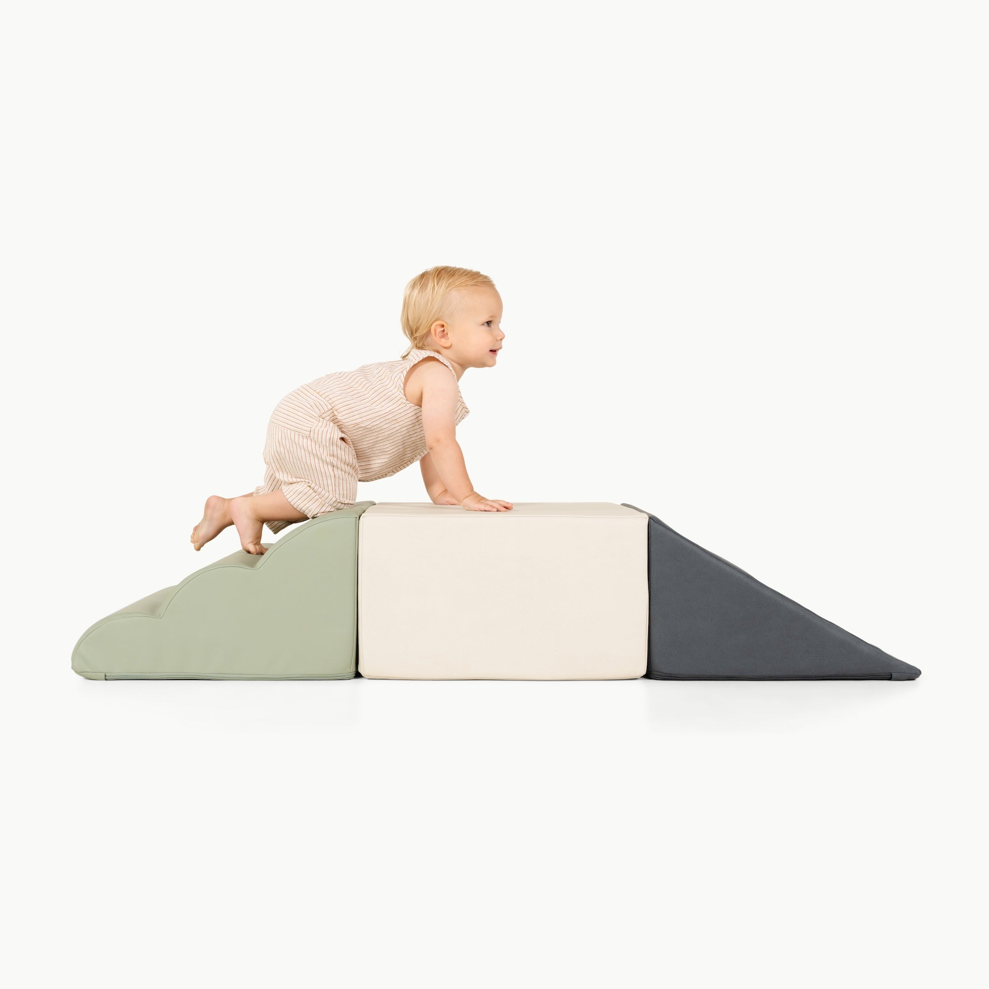 Dune • Palm • Nightfall@kid playing on the Mini Climber Playset