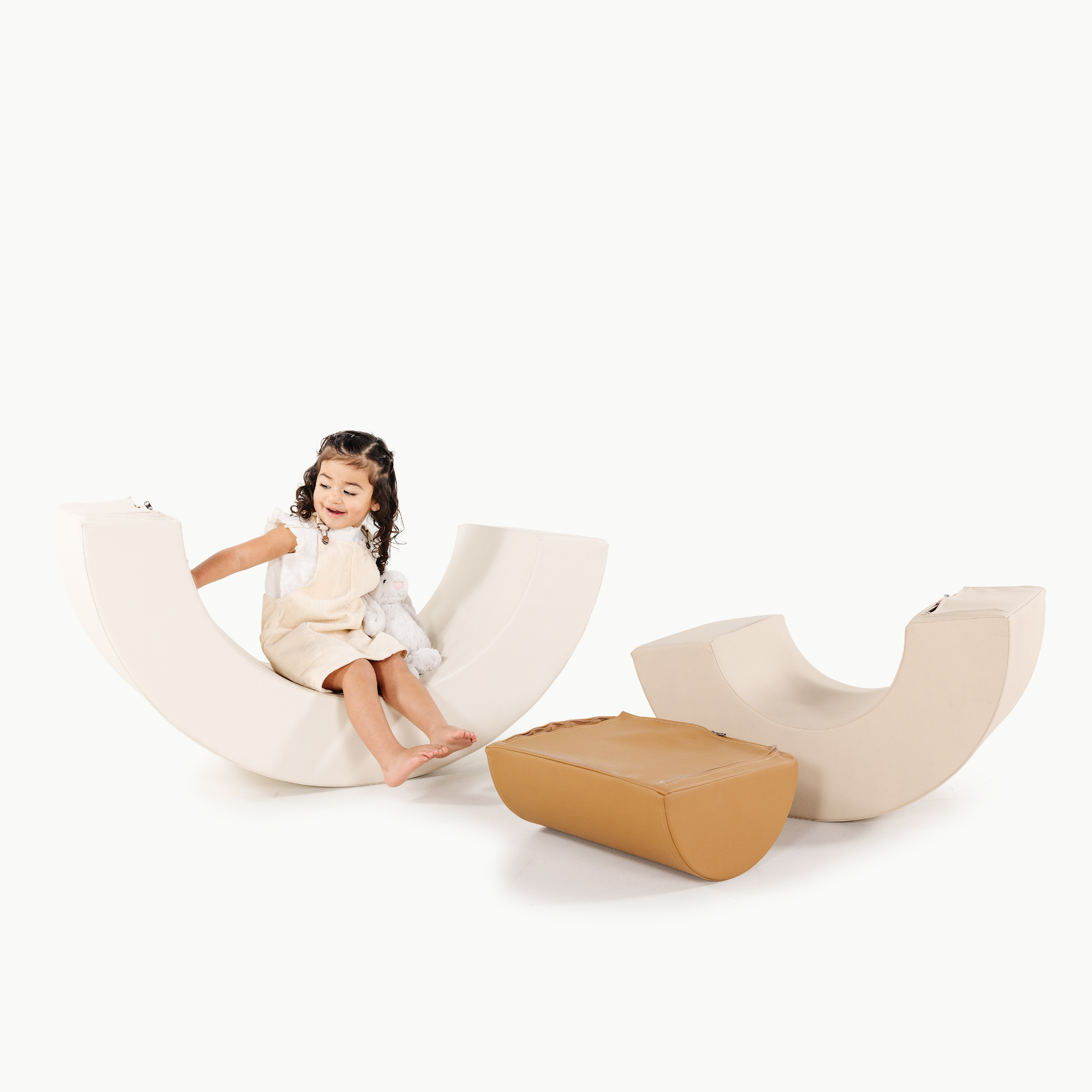Ivory • Millet • Camel (on sale)@Kid playing on the Millet Arc