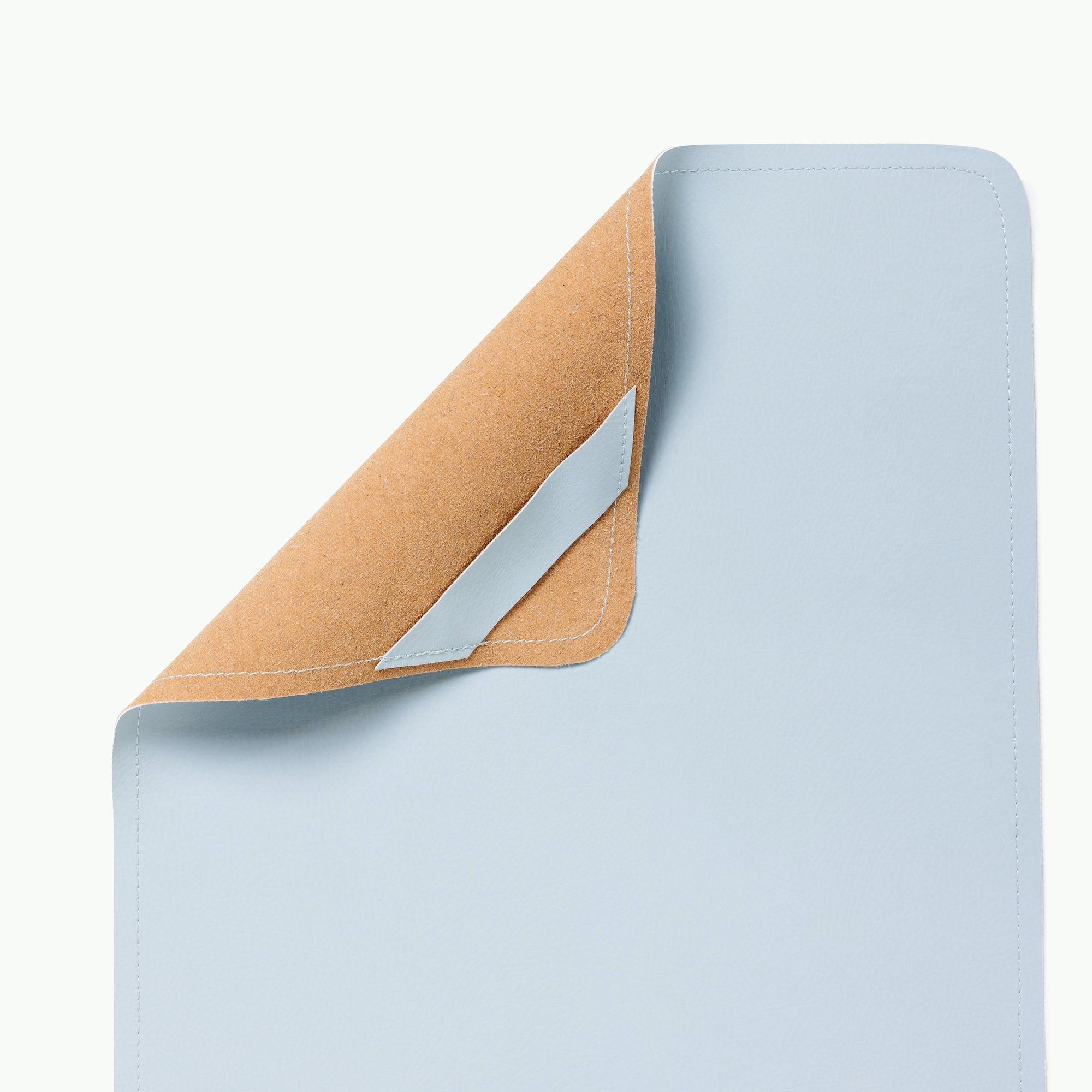Beau@Hanging tab detail on the Beau Micro+ Mat