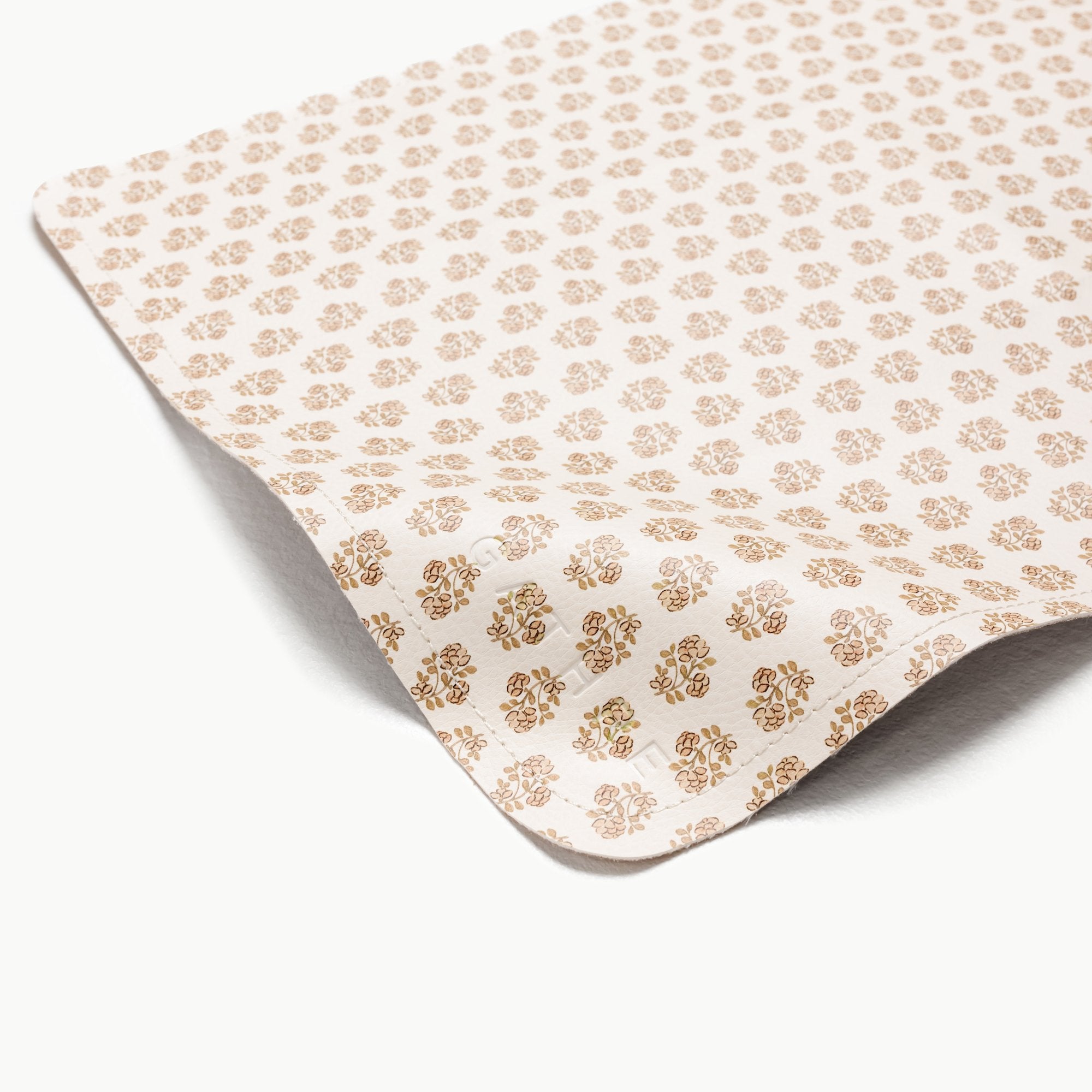 Bloom (on sale)@Gathre deboss on the Bloom Midi+ Mat 