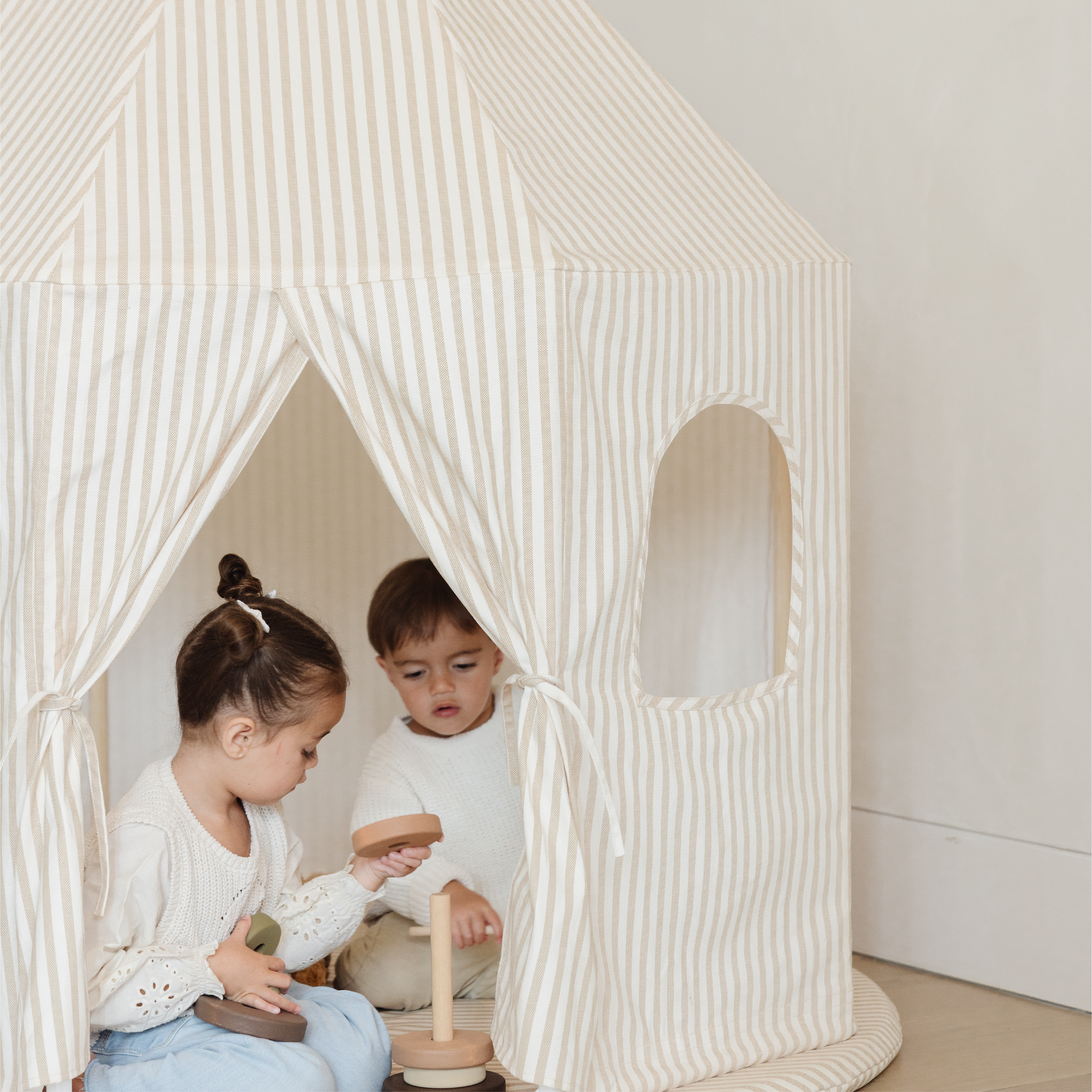 Cafe Stripe@Kids playing inside Cafe Stripe Play Tent
