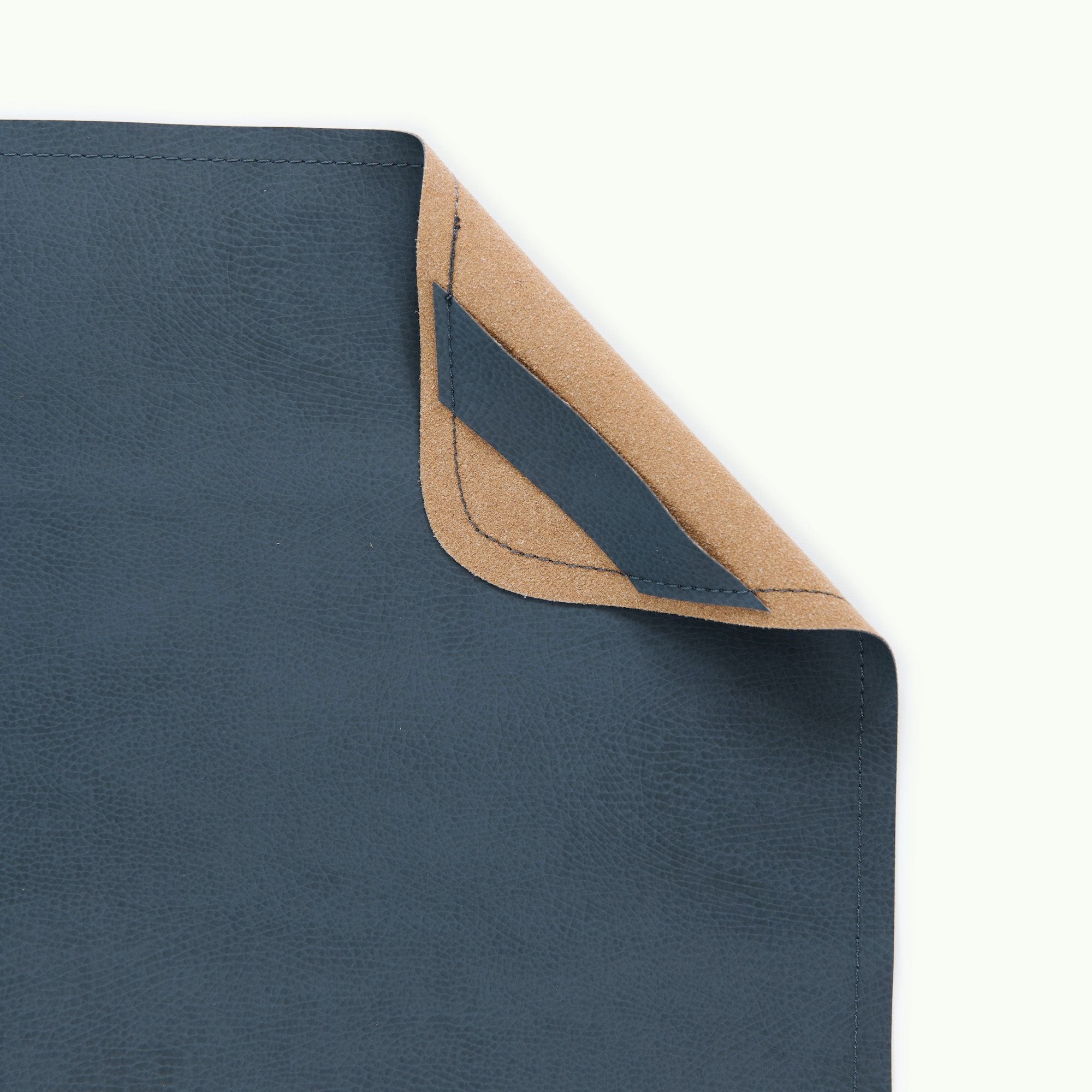 Nightfall (on sale)@Hanging tab on the Nightfall Midi+ Mat