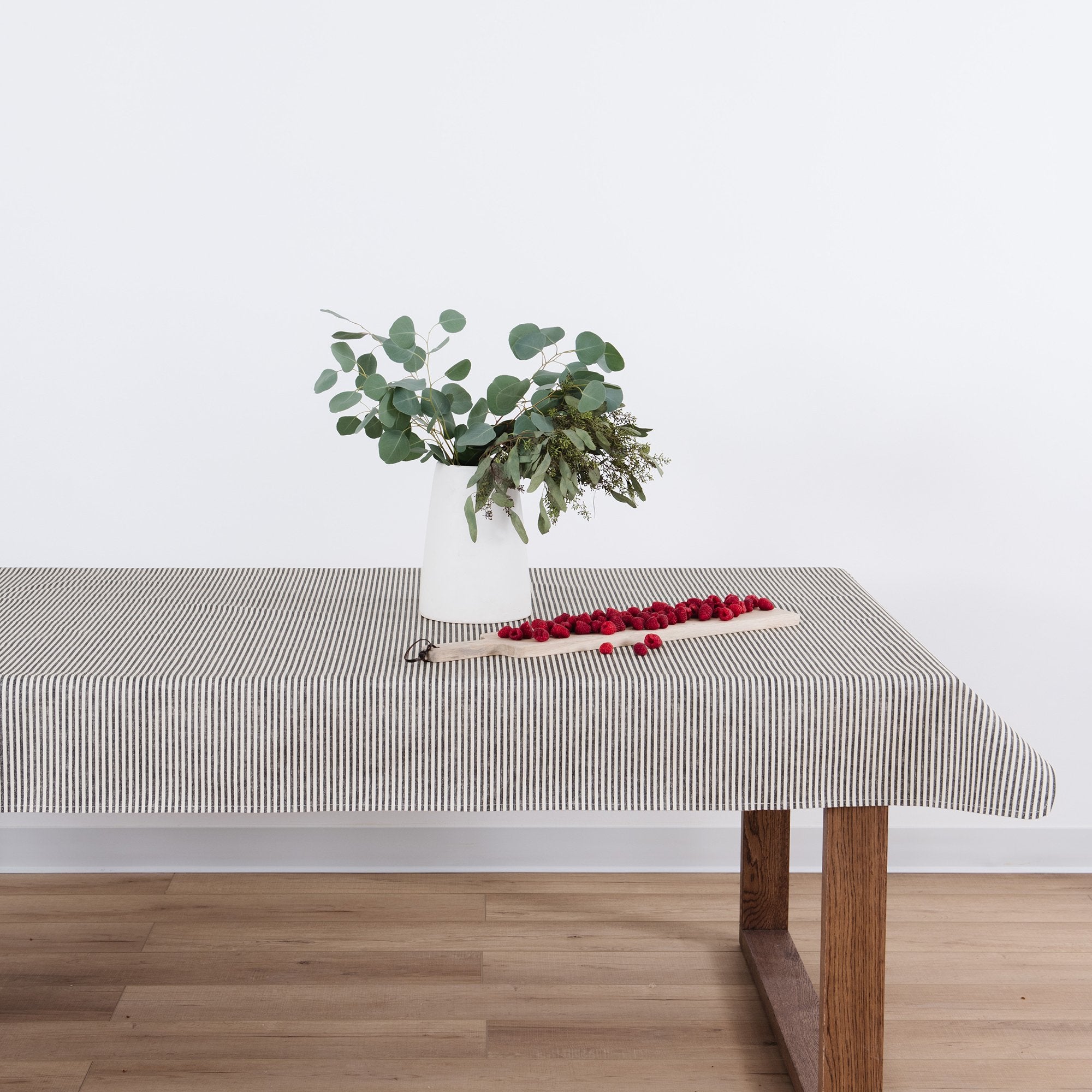 Stone Stripe@Stone Stripe Tablecloth on dining table