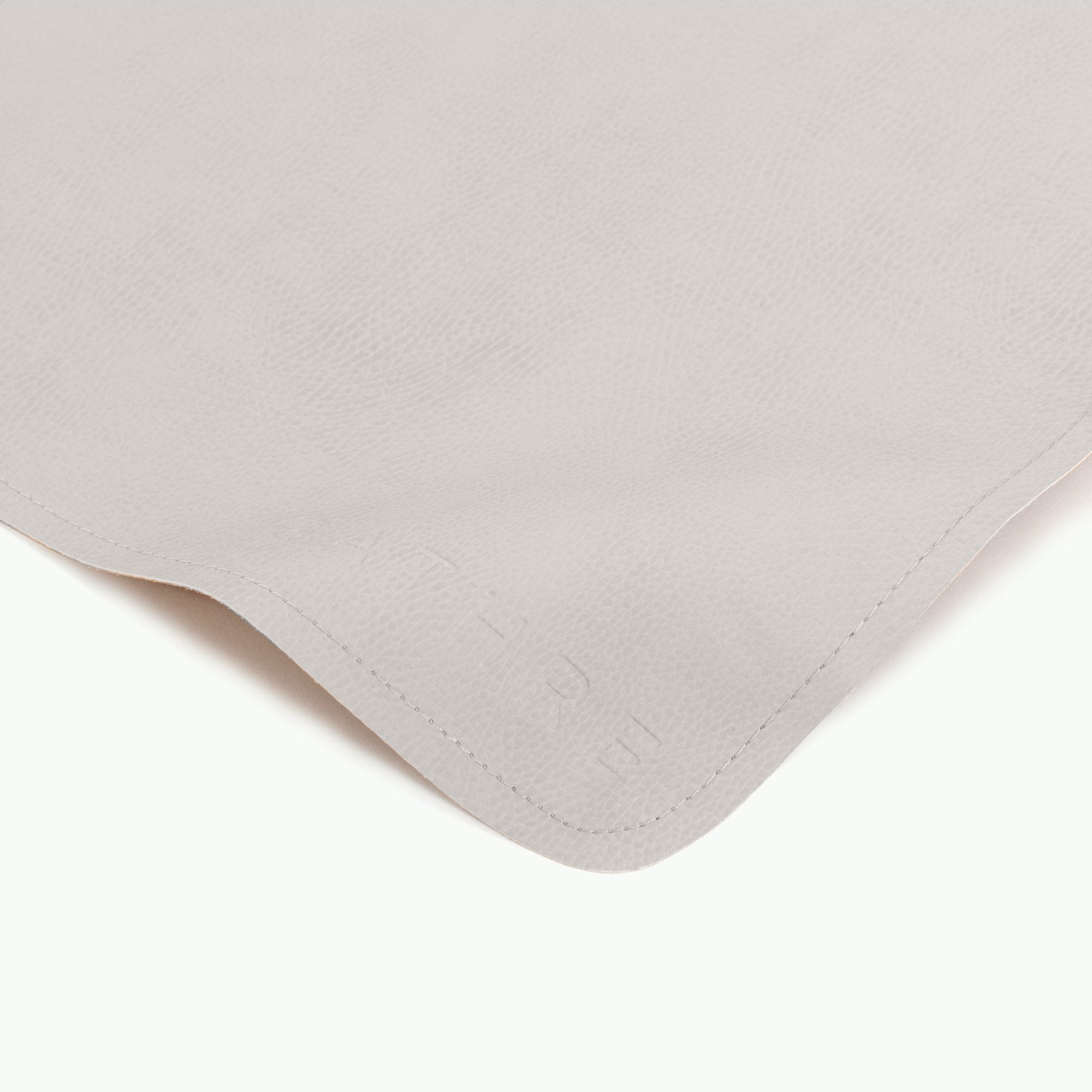 Gull (on sale)@Gathre deboss on the Gull Midi+ Mat