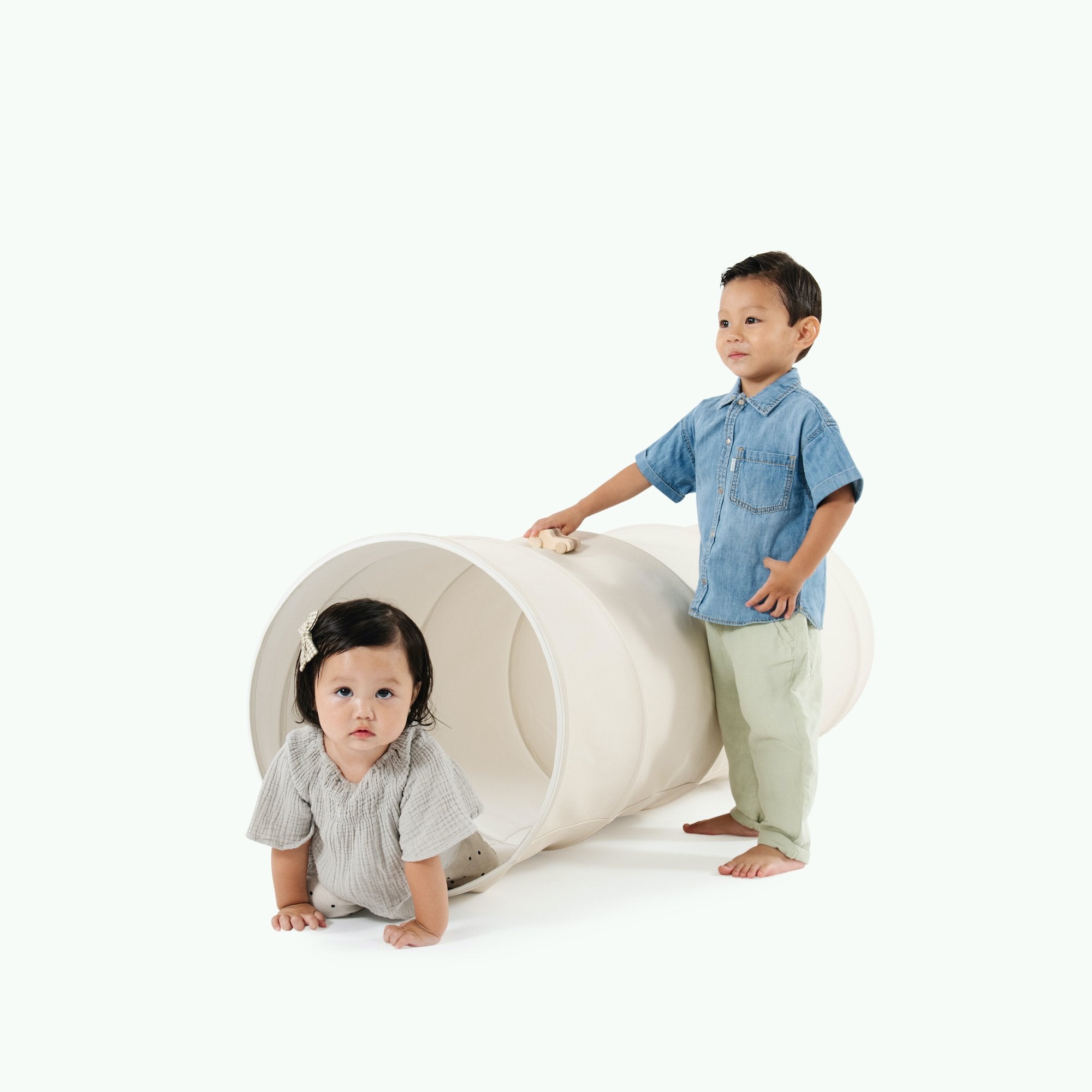 Ivory@Kids playing with the Ivory Tunnel