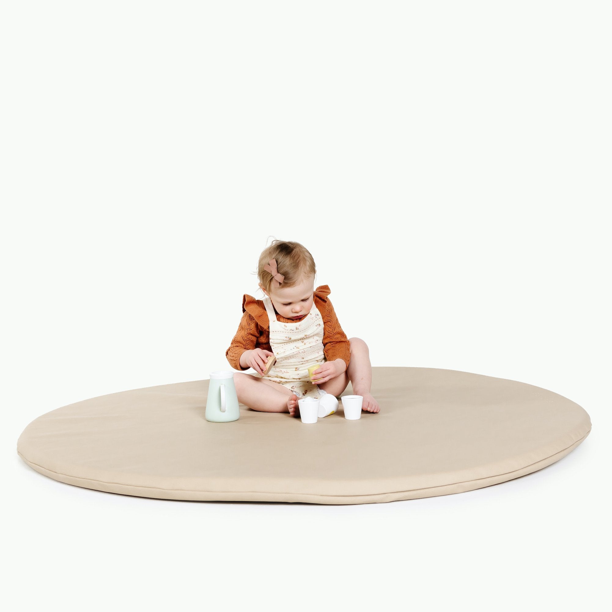 Millet@Kid sitting on Millet Padded Midi Circle