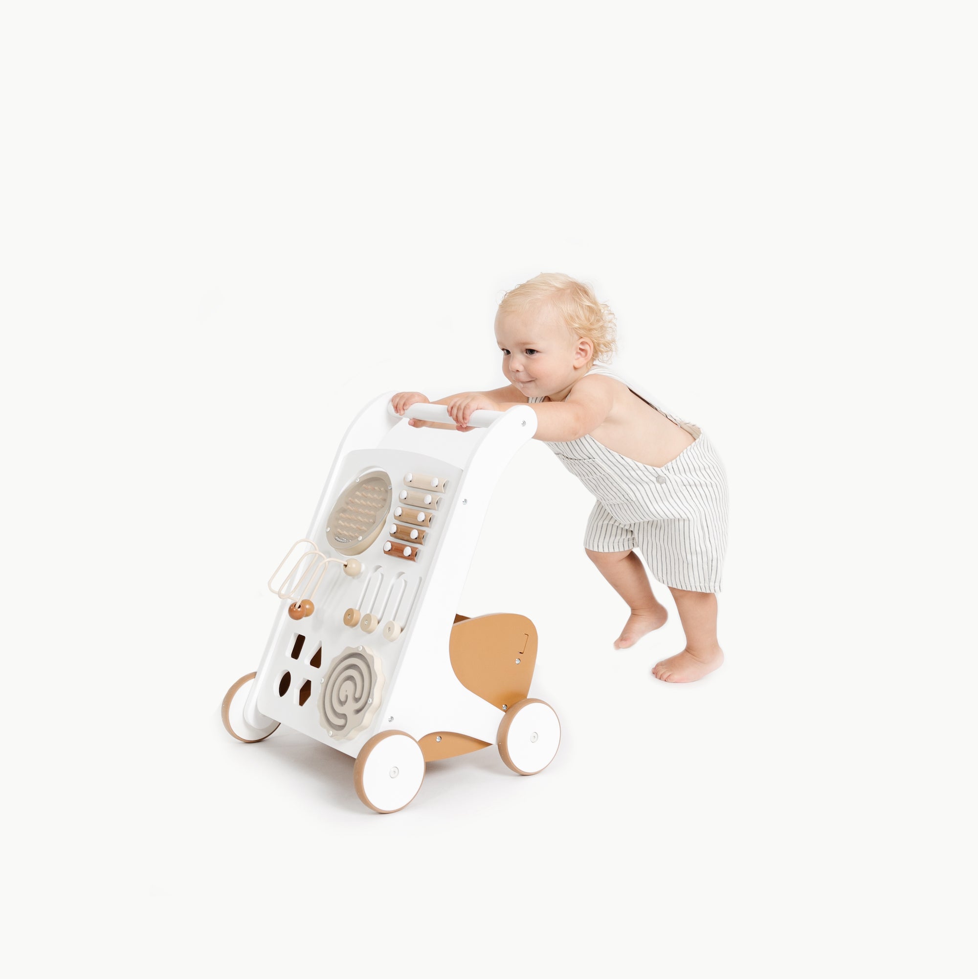 Camel@Kid pushing Camel Activity Walker 