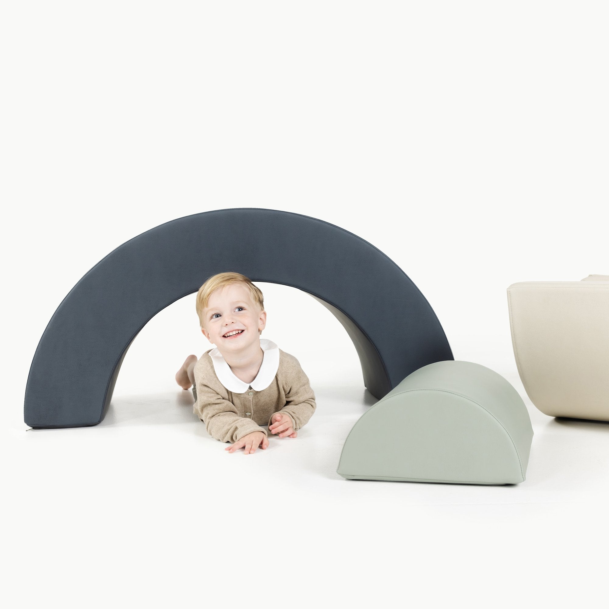 Nightfall • Dune • Palm@Kid playing with the Nightfall Arc Playset
