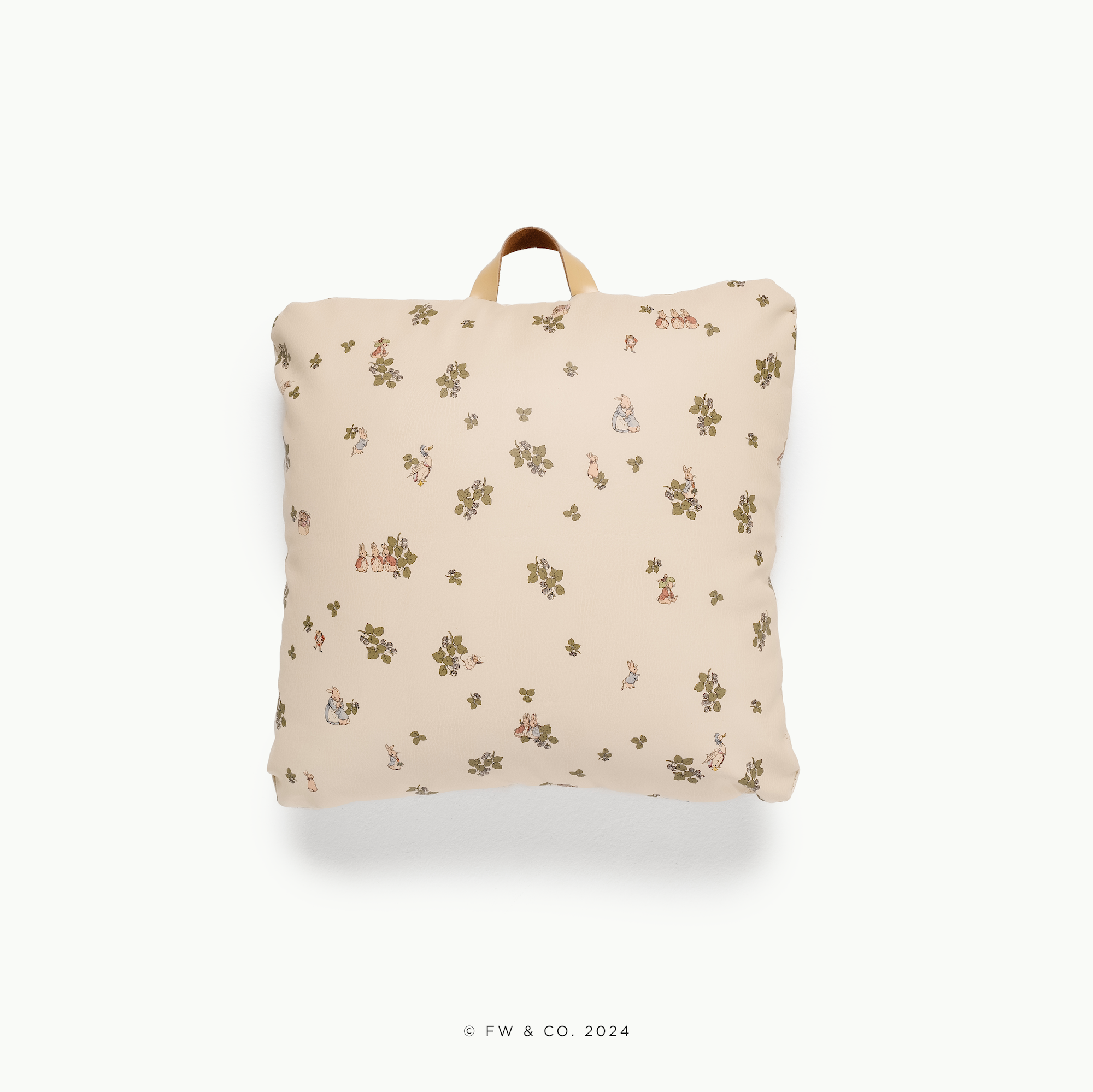 Peter Rabbit™ (on sale) / Square@front detail of mini cushion