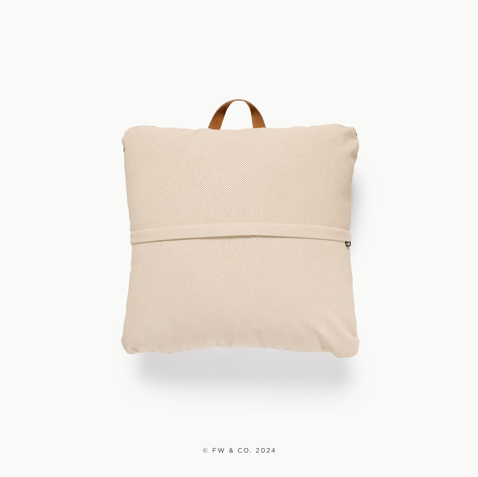 Peter Rabbit™ (on sale) / Square@back detail of mini cushion