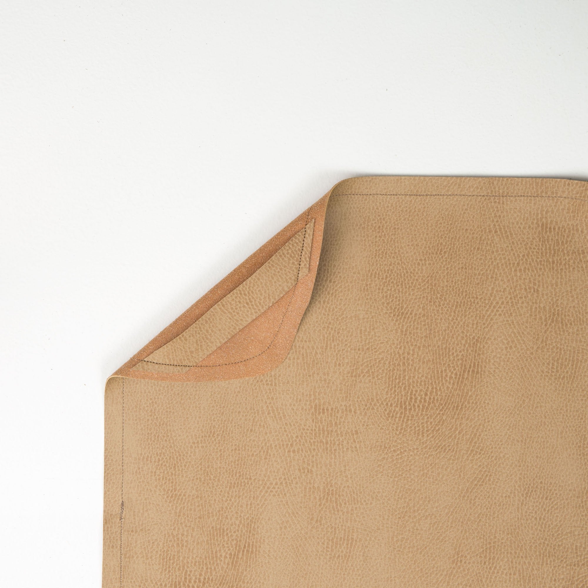 Tannin (on sale)@hanging tab on the tannin micro+ mat