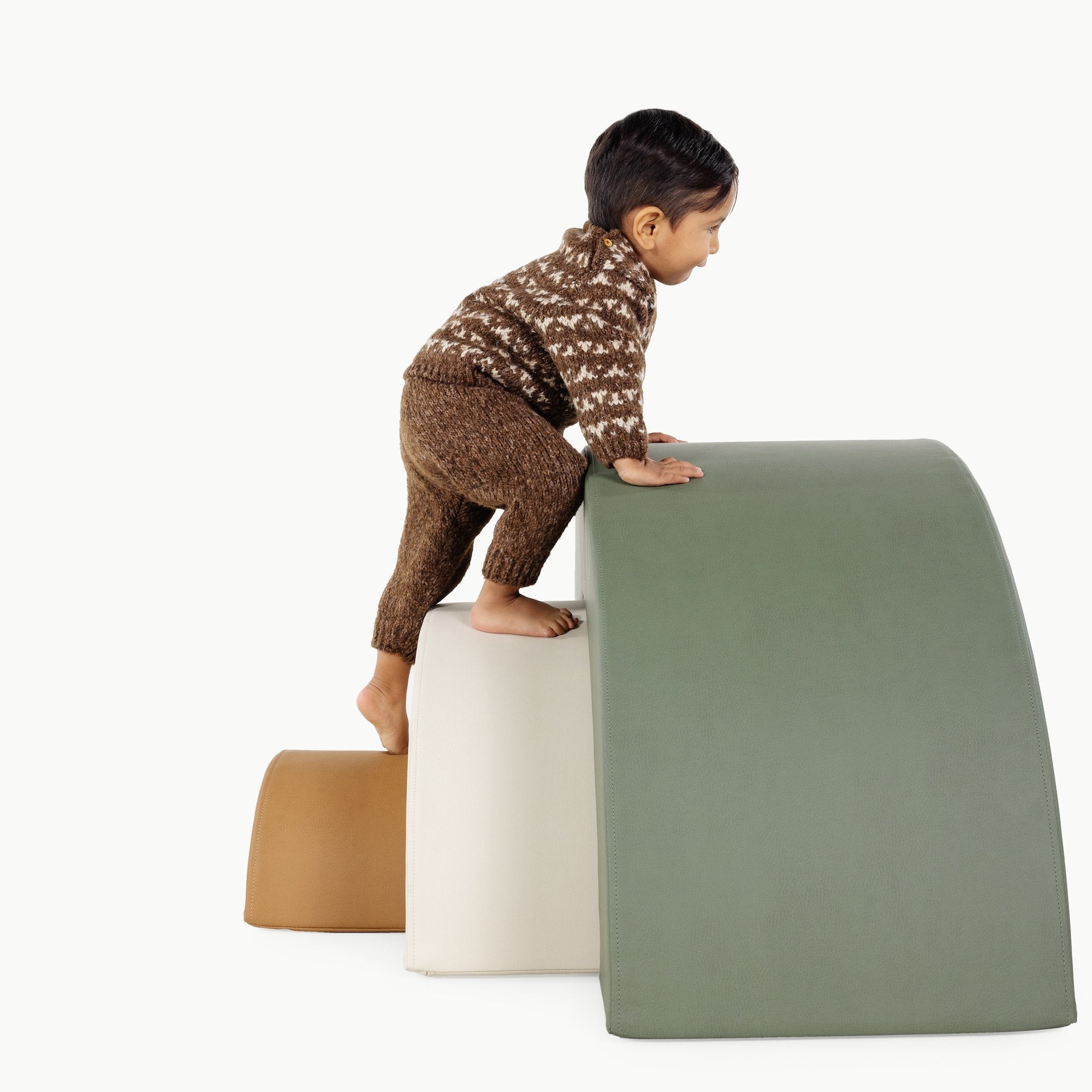 Thyme • Ivory • Camel@Kid playing on the Thyme Arc Playset
