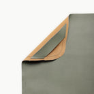 Thyme@Hanging tab on the Thyme Midi Square Mat