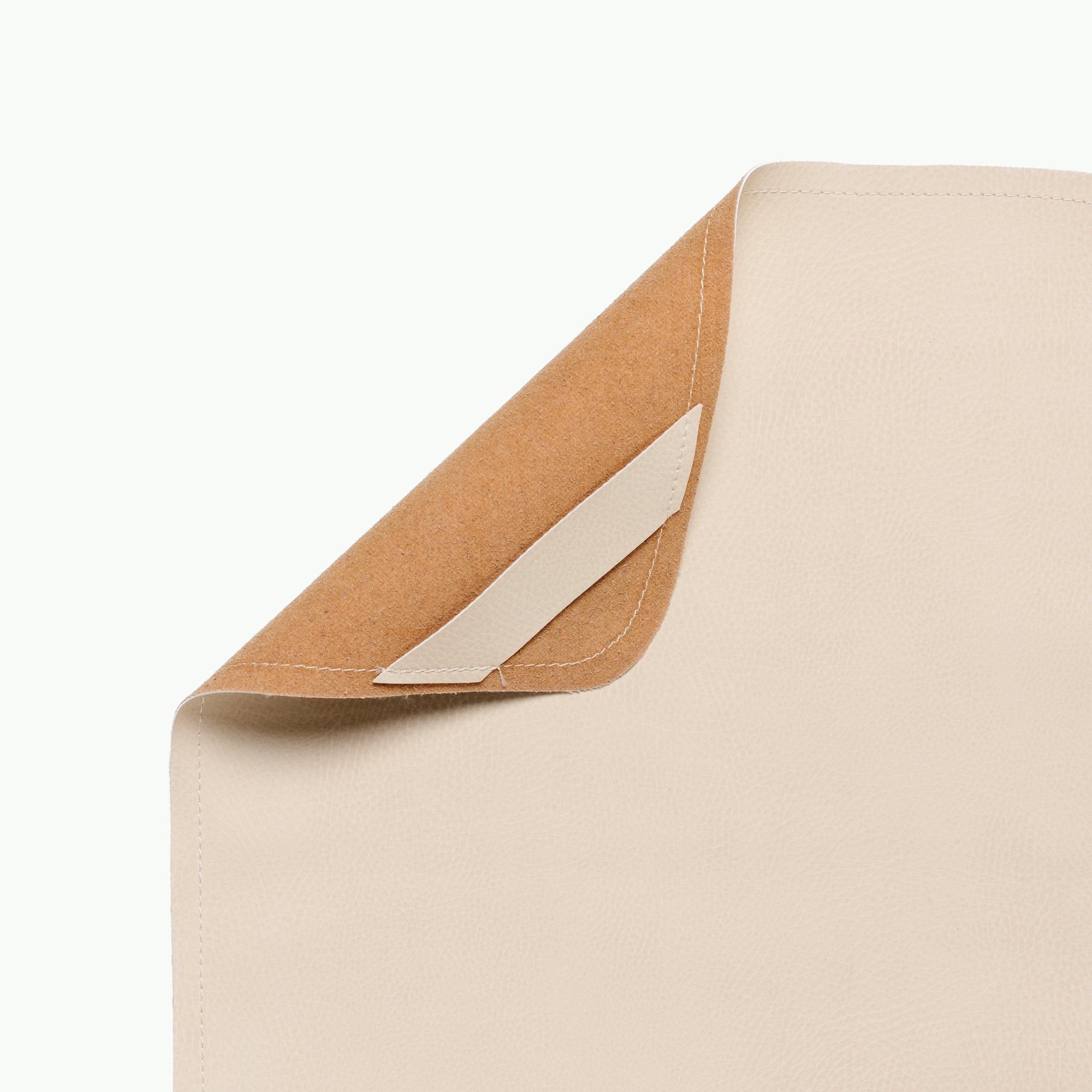 Wool (on sale)@Hanging tab on the Wool Midi+ Mat