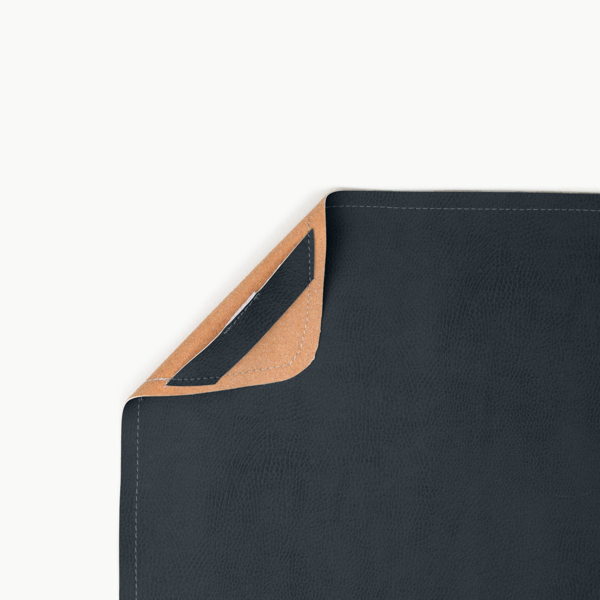Raven@Hanging tab detail on the Raven Micro mat